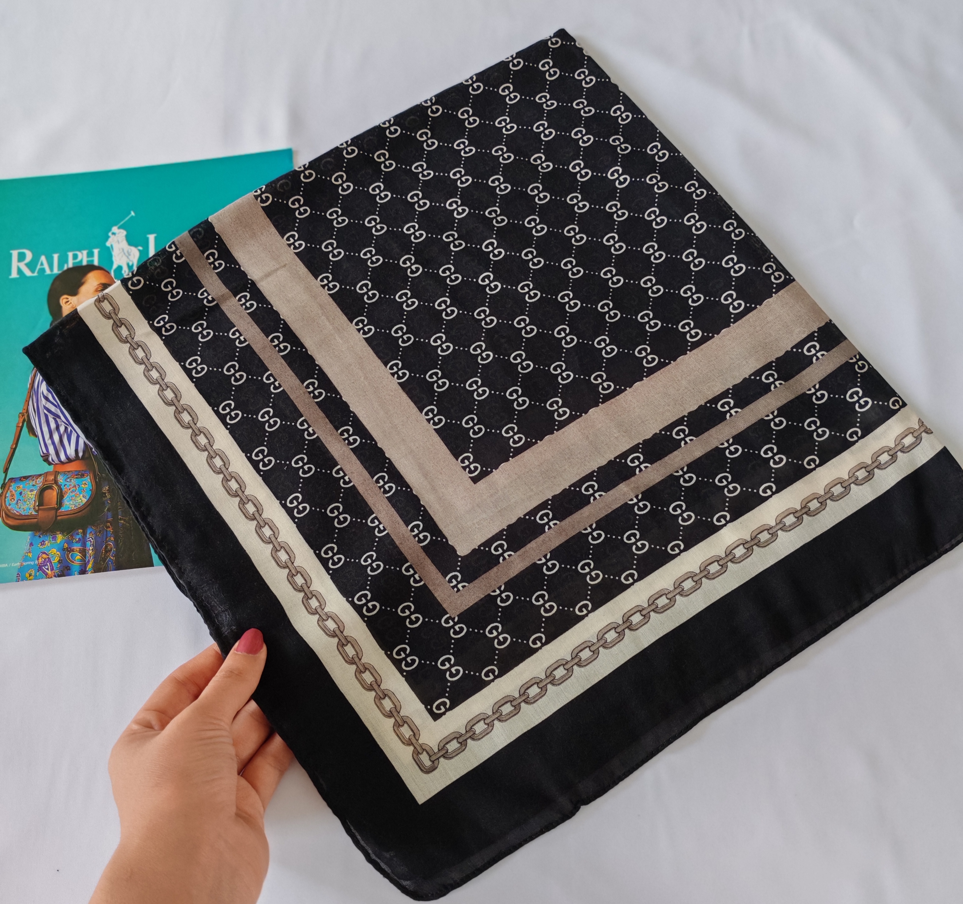 مینی اسکارف مشکی نخی طرح مارک