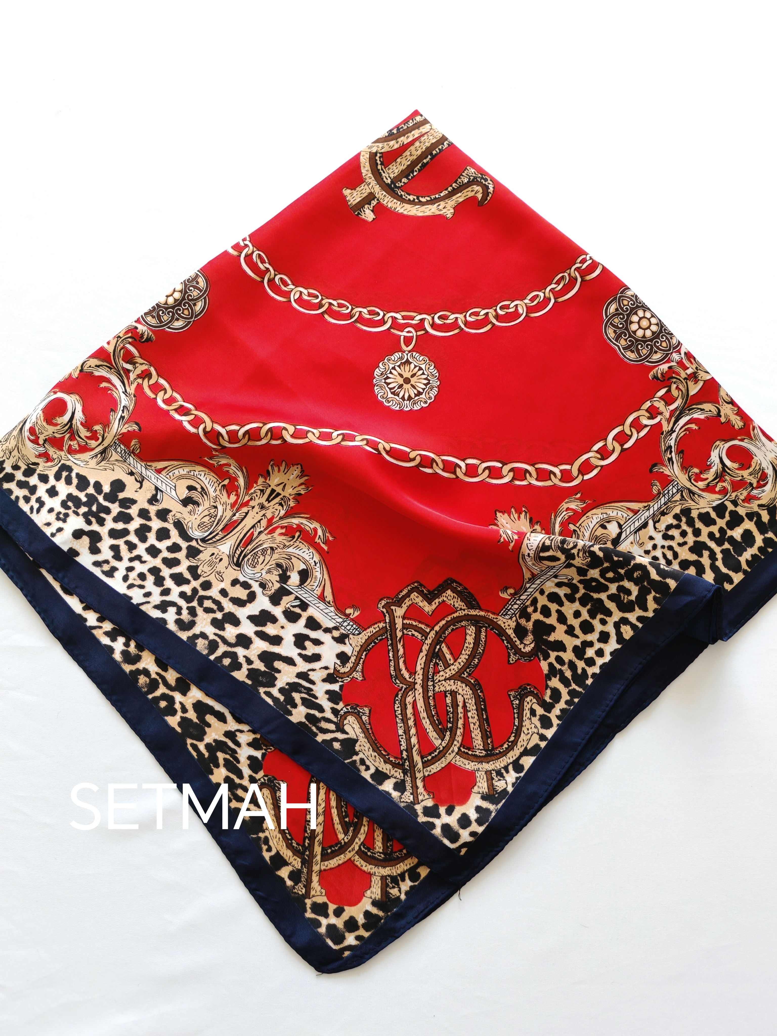 مینی اسکارف ابریشمی وارداتی قرمز ترکیب پلنگی و زنجیر حاشیه سرمه ای تخفیف ویژه