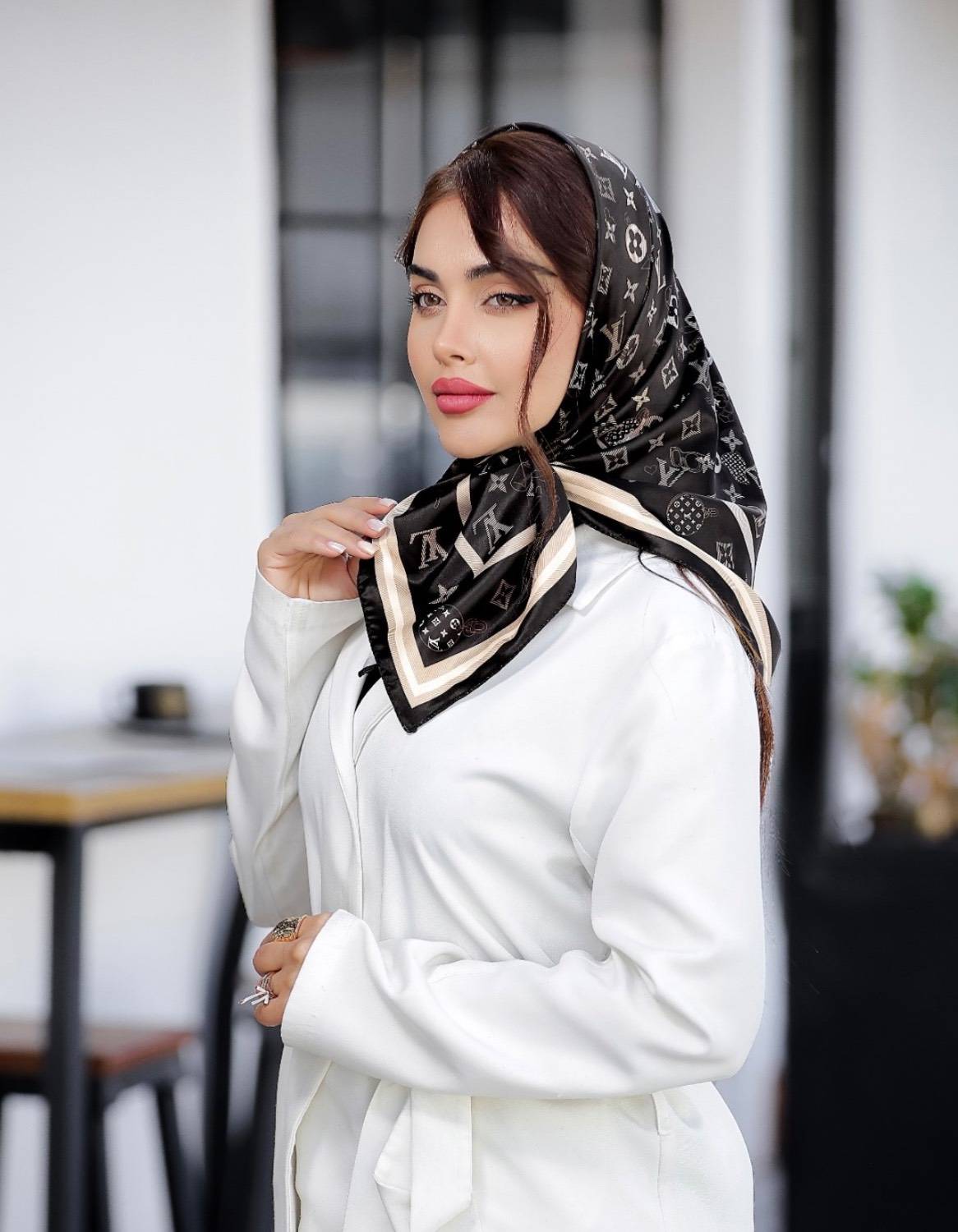 مینی اسکارف مشکی حریر نخ طرح لویی ویتون