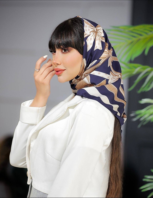 روسری مینی اسکارف حریرنخ پروانه ای سرمه ای